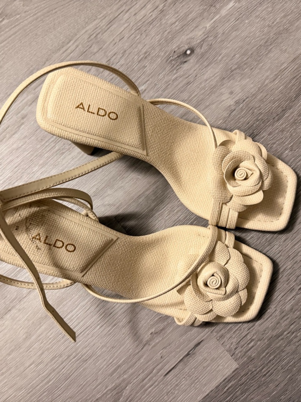 ALDO Women's Beige Floral Strap Sandals - Picture 3 of 4